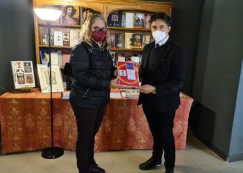 Colomer recibe el Plan Estratégico Integral del Camino del Santo Grial en Aula Grial