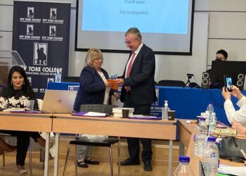 Montserrat Amorós, presidenta de la Universidad de la 3ª Edad del Alto Palancia internacionaliza el Camino del Santo Grial en Grecia