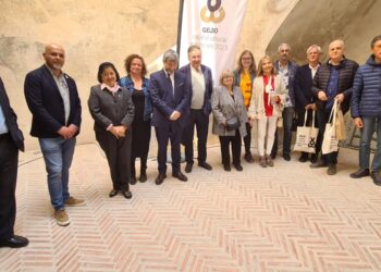 Geldo presenta la fascinante historia del comercio de la seda