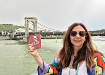 Cristina Monzón Martí Explora Nuevos Lugares para el Camino del Santo Grial en Provenza