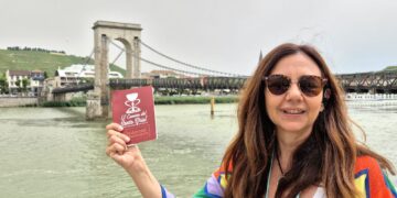 Cristina Monzón Martí Explora Nuevos Lugares para el Camino del Santo Grial en Provenza