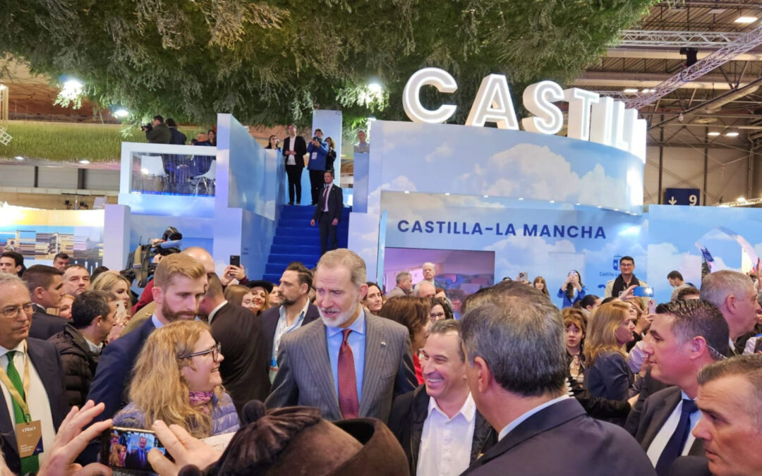 S.M. el Rey D.Felipe VI conoce El Camino del Santo Grial en FITUR 2025