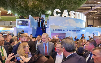 S.M. el Rey D.Felipe VI conoce El Camino del Santo Grial en FITUR 2025